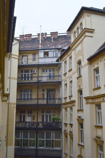 Synagogue View Guest House - image 9