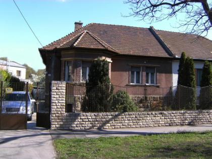 Ferienhaus in Budapest mit Garten - image 1