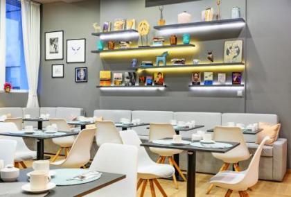 Roombach Hotel Budapest Center - image 4