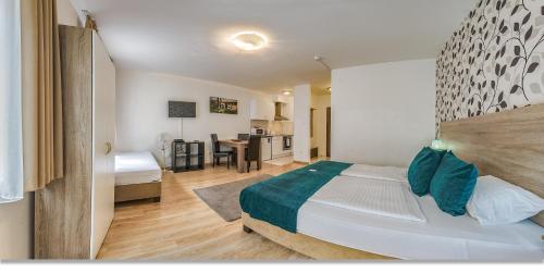 Prince Apartments - image 4