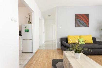 Maple Tree Budget Apartments - image 14