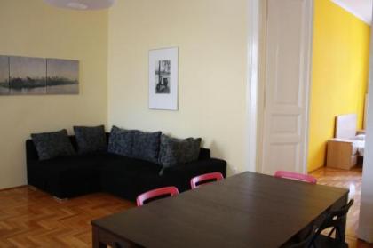 Alessia Apartment City Center - image 12