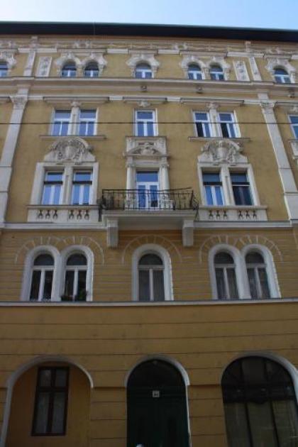 Alessia Apartment City Center - image 2