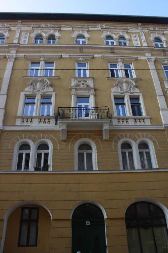 Alessia Apartment City Center - image 2