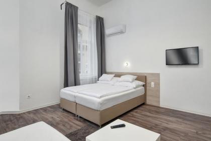 Heart of Downtown Apartment - image 1