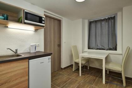 Heart of Downtown Apartment - image 14