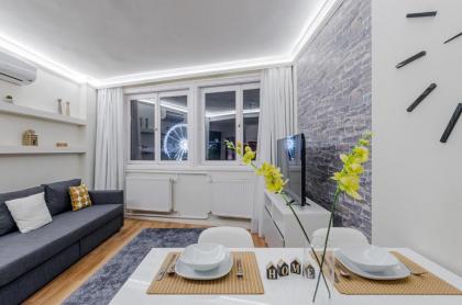 Royal Danube Apartments - image 2