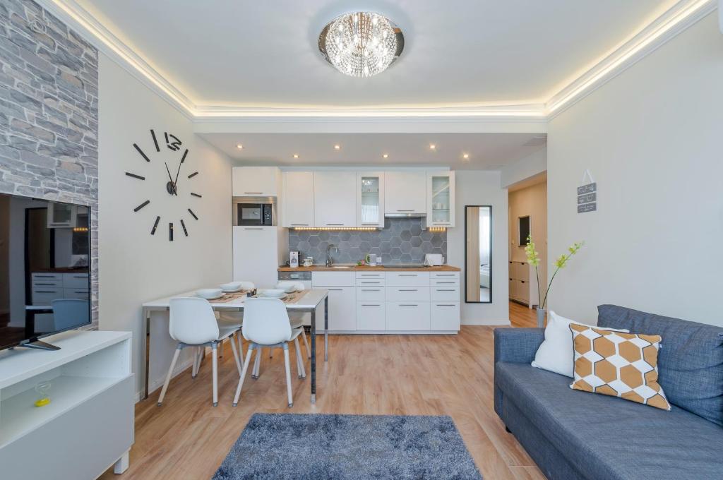 Royal Danube Apartments - image 7