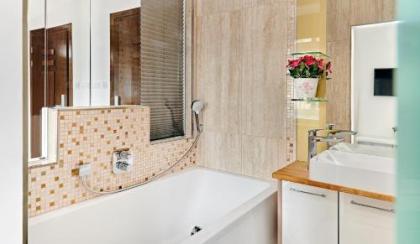 Andrassy Thai Hotel - image 6