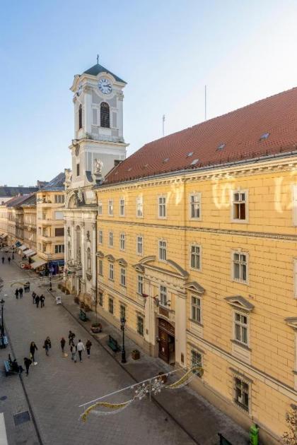 Danube Apartment Váci - image 16
