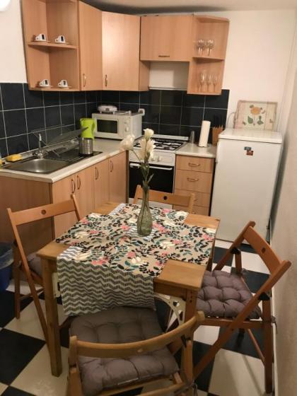 Révay 6 Apartment - image 8