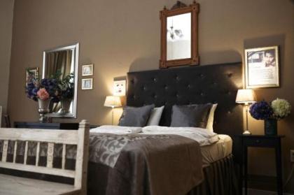 SUPER CHIC with Balcony - image 9