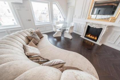 Enzo Capo Luxury Suites - image 4