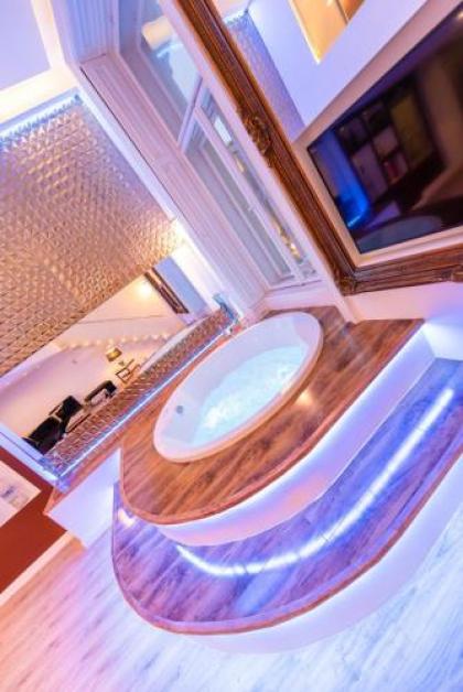 Enzo Capo Luxury Suites - image 6