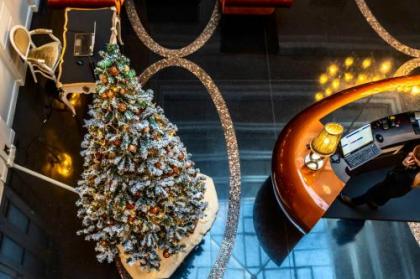 Prestige Hotel Budapest - image 2