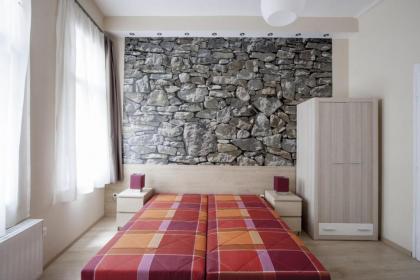 City Centre Apartment with 3 Bathrooms - image 10