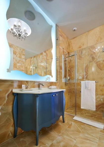 Aria Hotel Budapest by Library Hotel Collection - image 18