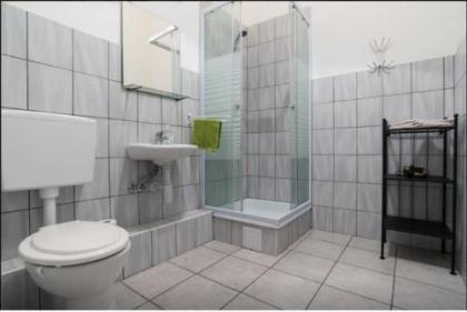 SparrOwl Apartments - image 2