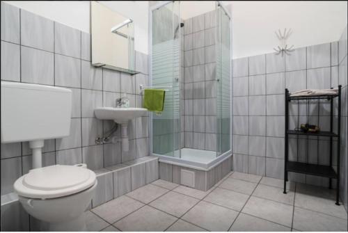 SparrOwl Apartments - image 2