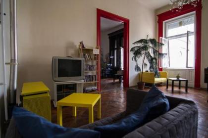 Pal's Hostel and Apartments - image 6