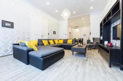 Real Apartments Semmelweis - image 4