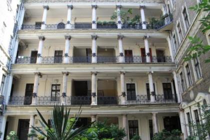 Omega Guesthouse Budapest - image 1