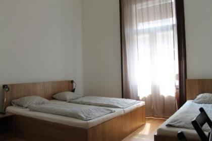 Omega Guesthouse Budapest - image 19