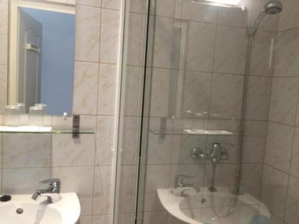Omega Guesthouse Budapest - image 9