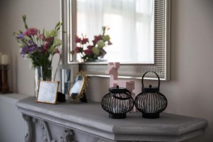 Boutique Apartment - image 14