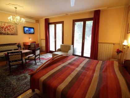 Budavar Bed and Breakfast - image 8