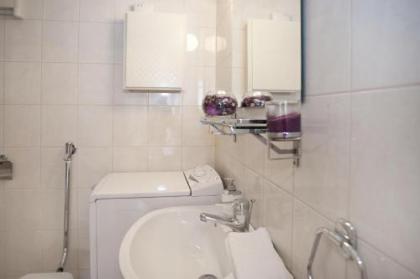 Alice Apartment - image 13