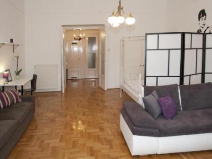 Alice Apartment - image 4