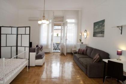 Alice Apartment - image 9