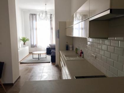 White Dream Home - image 1