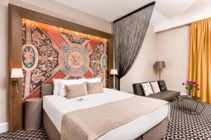 Hotel Moments Budapest - image 2