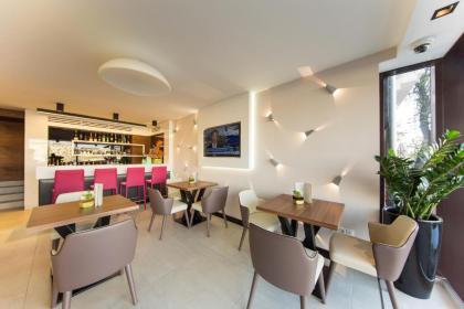 Budget Hotel Victoria - image 11