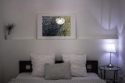 Travel Inn Apartments - image 15