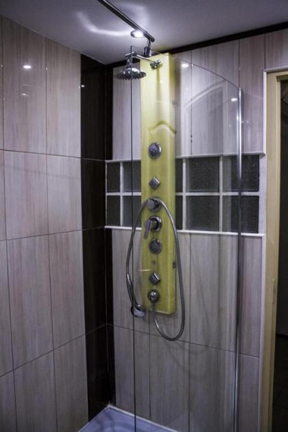 Travel Inn Apartments - image 18