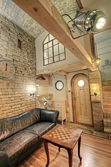 Lavender Circus Apartments - image 12