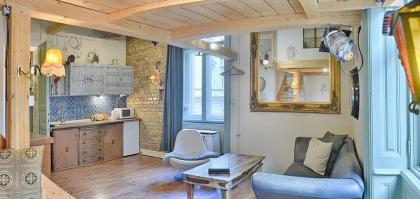 Lavender Circus Apartments - image 3