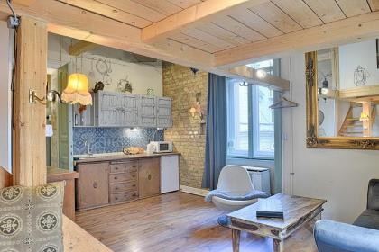 Lavender Circus Apartments - image 4
