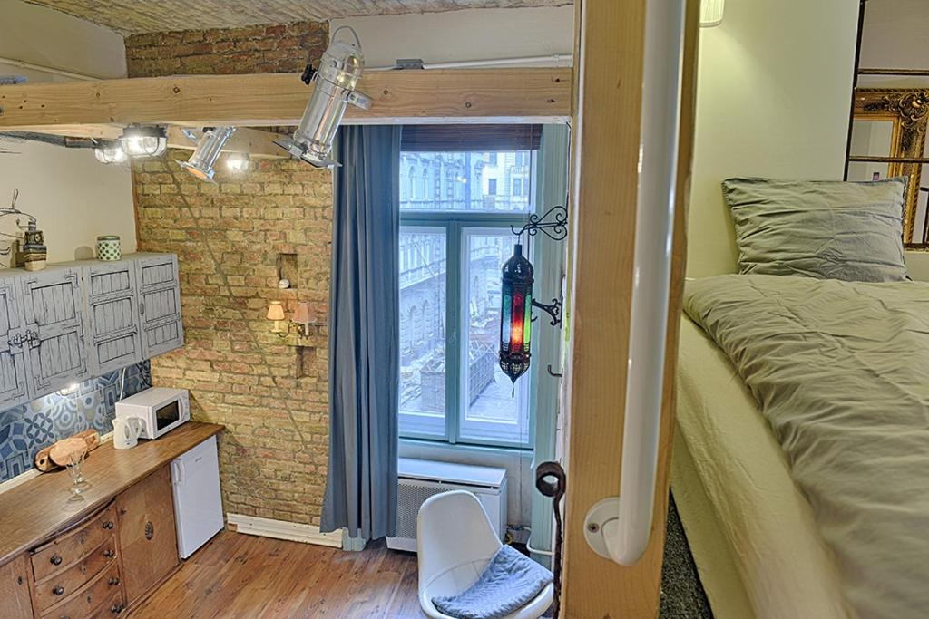 Lavender Circus Apartments - image 5