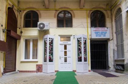 Authentic Grand Boulevard - image 11