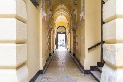 Authentic Grand Boulevard - image 13