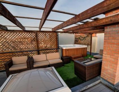 Budapest Harmony Apartments - image 10