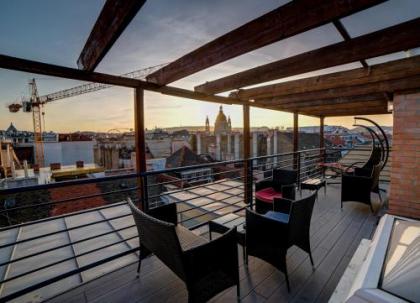 Budapest Harmony Apartments - image 11