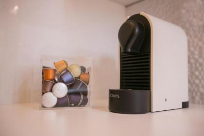 Chain Bridge Studio Apartment - image 4