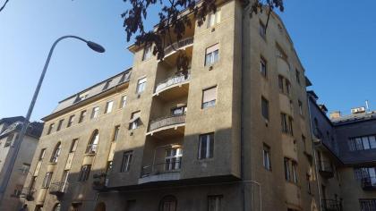 Csaba Apartment - image 10