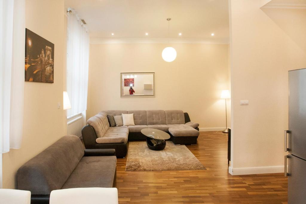 Anna Apartment - image 3