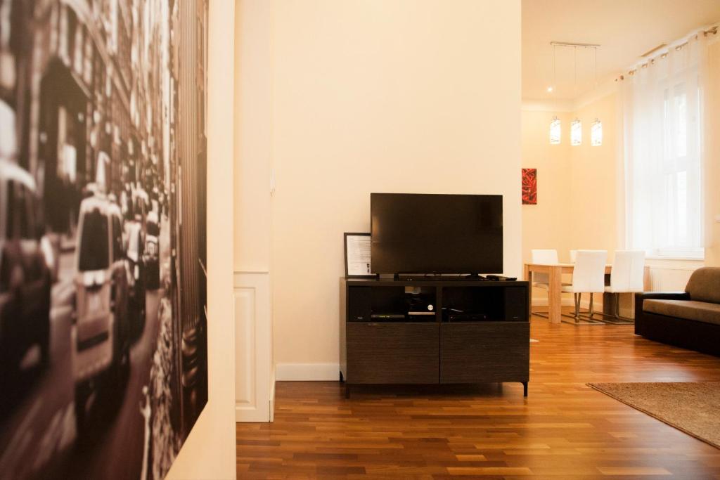 Anna Apartment - image 5